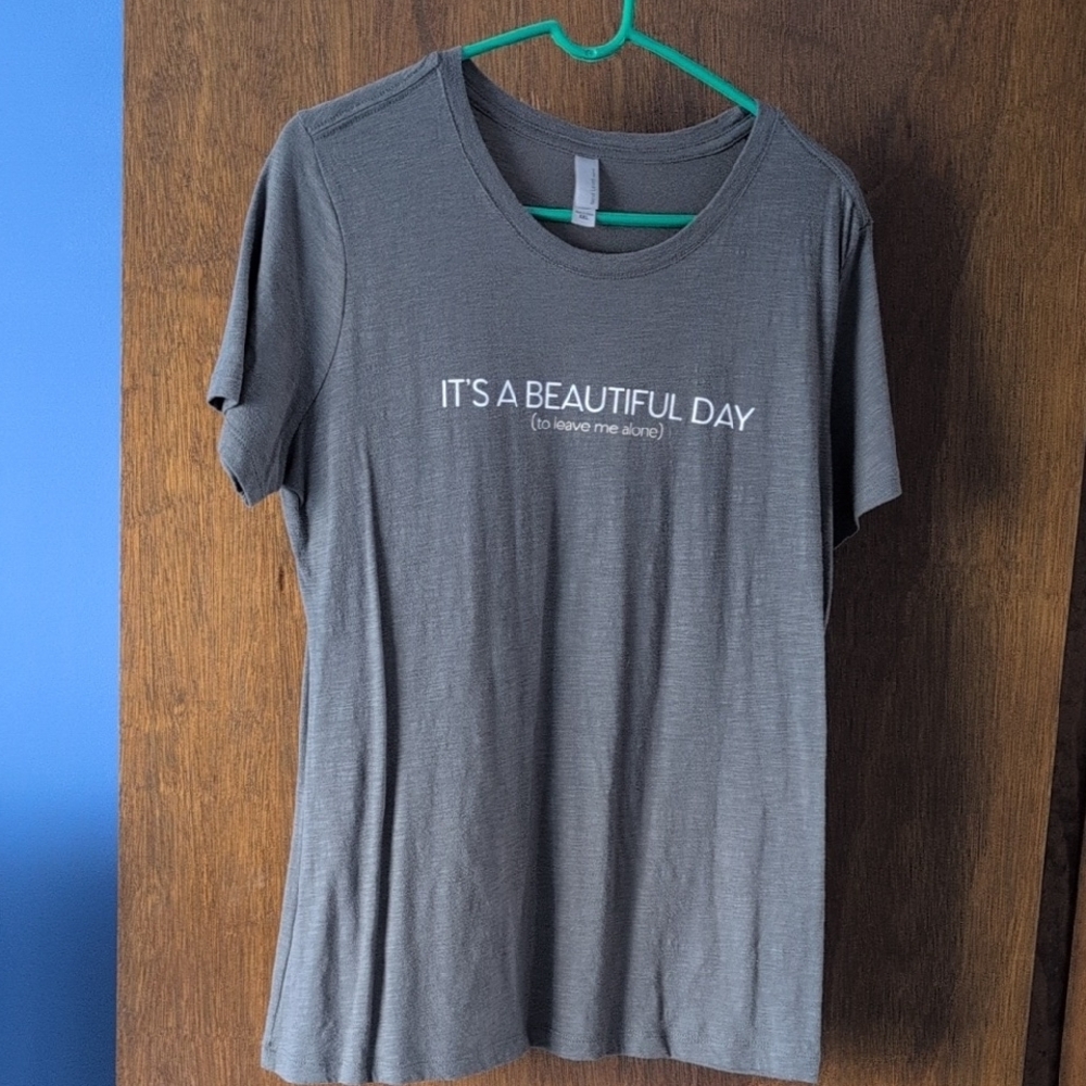 Fitted Gray Short Sleeve Tee with Crew Neck